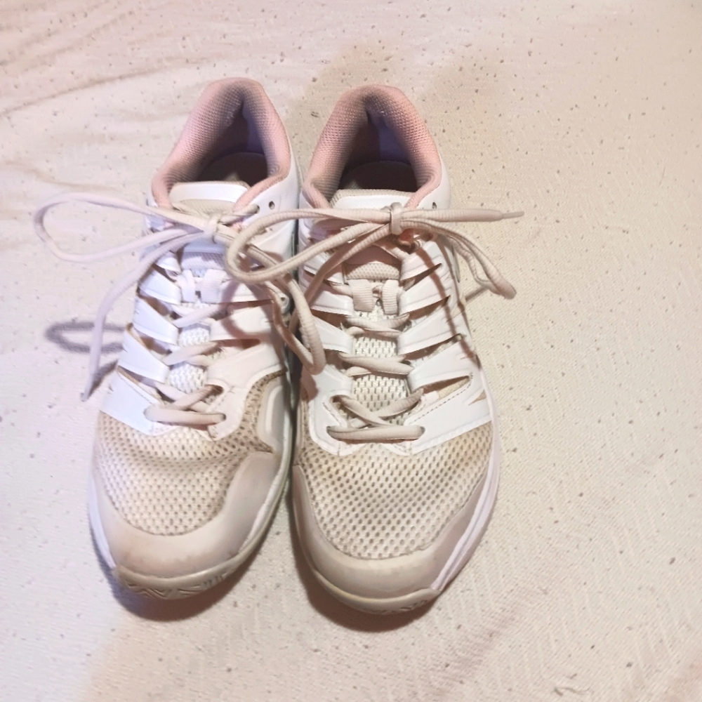 White and pink Nikes size nine